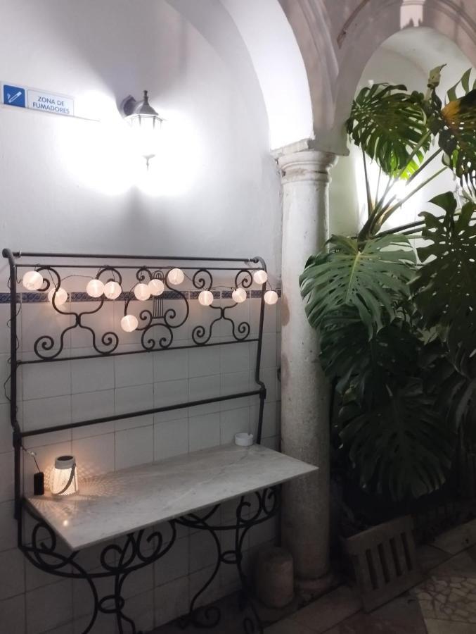 Piso En El Casco Antiguo Con Patio Privado Apartment Seville Exterior photo